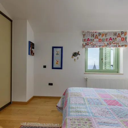 Wonderful Mirna Villa *