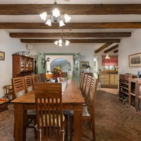 Wonderful Mirna Villa